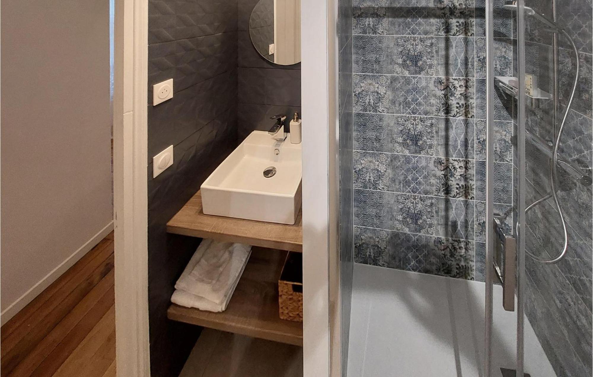 Lovely In With Kitchen Apartment Paris