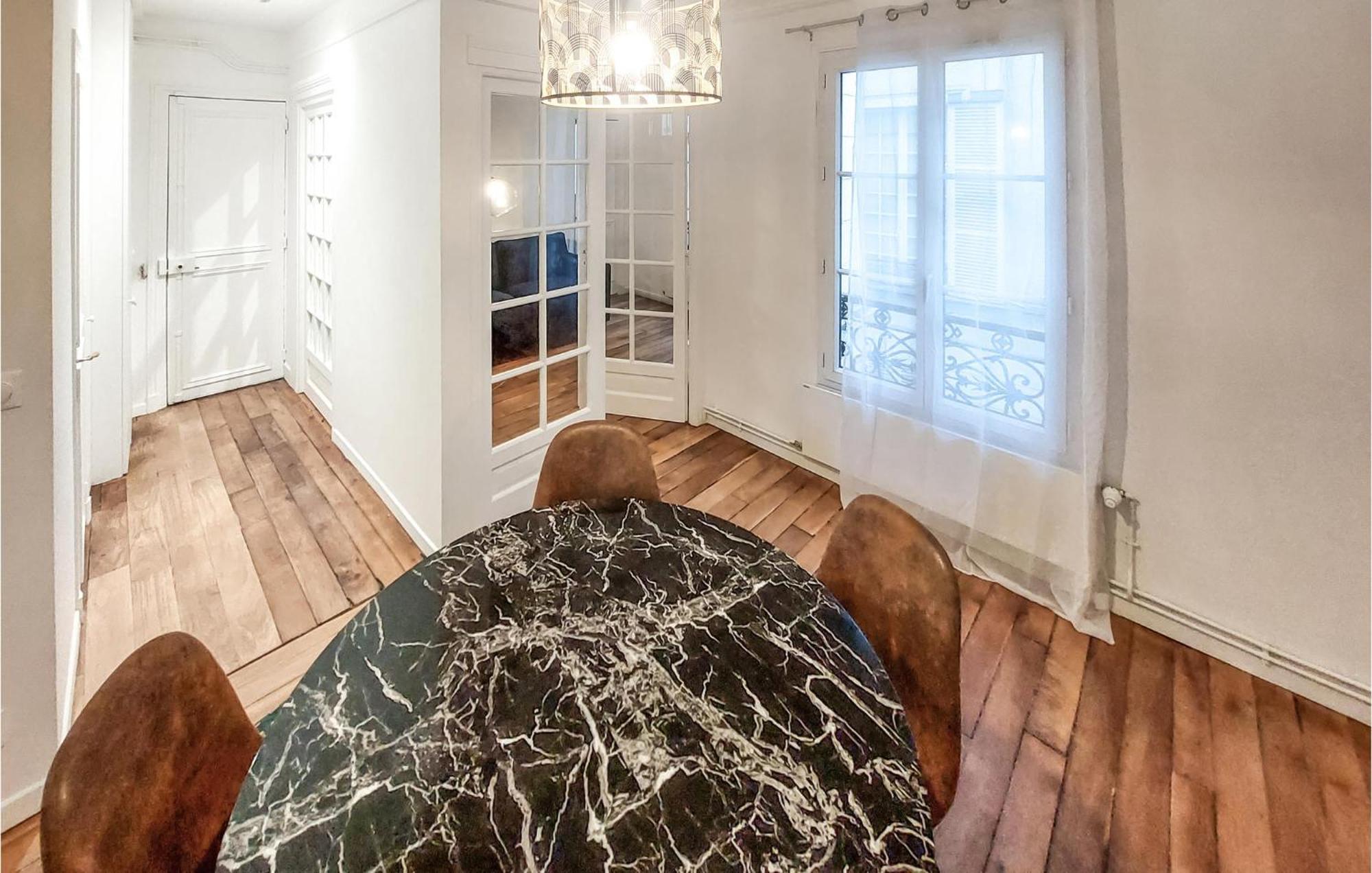 Lovely In With Kitchen Apartment