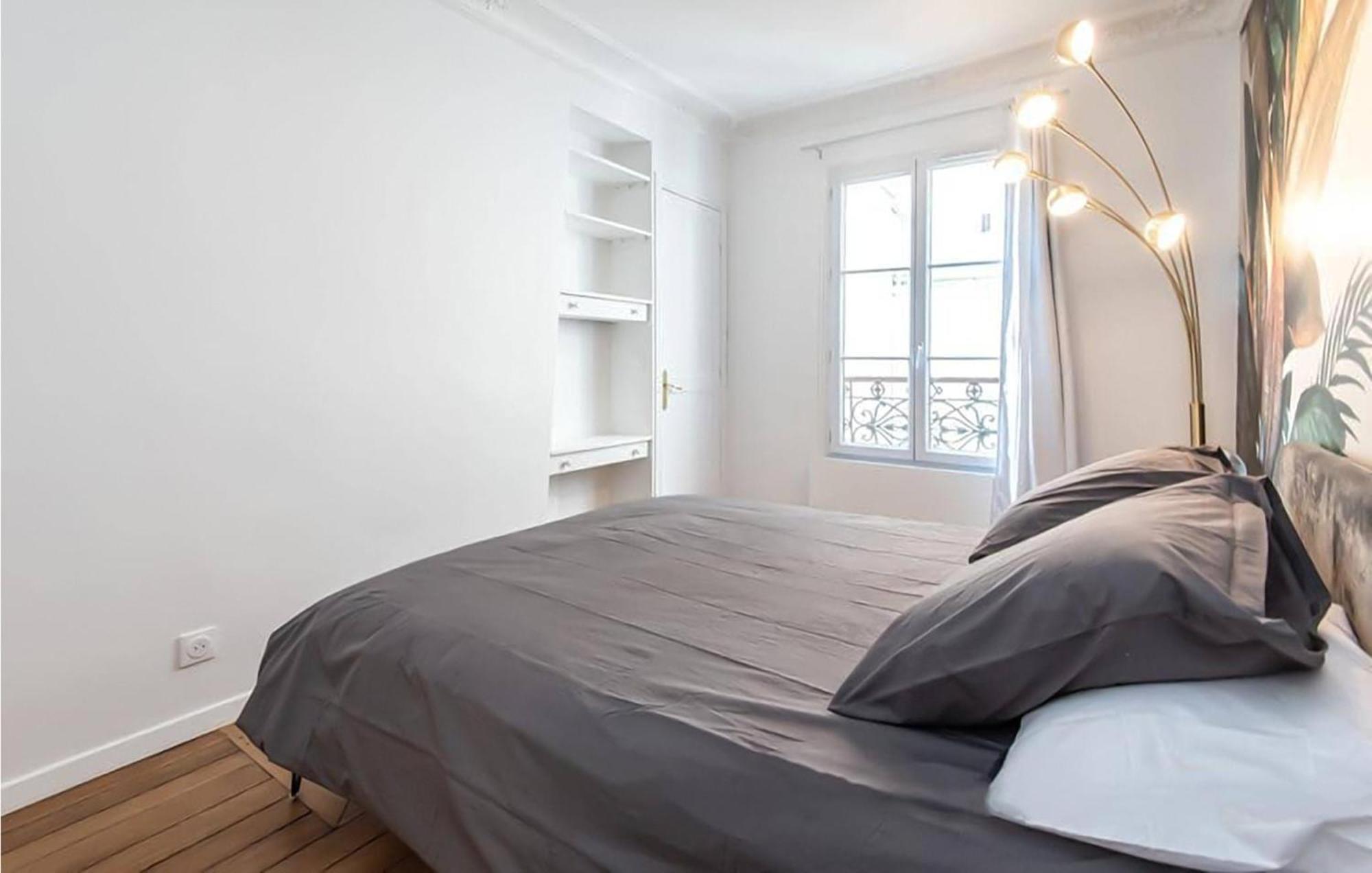 Lovely In With Kitchen Apartment